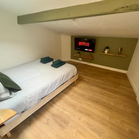 Sous Les Toits Du Parvis Apartman Niort Kültér fotó