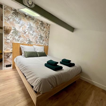 Sous Les Toits Du Parvis Apartman Niort Kültér fotó