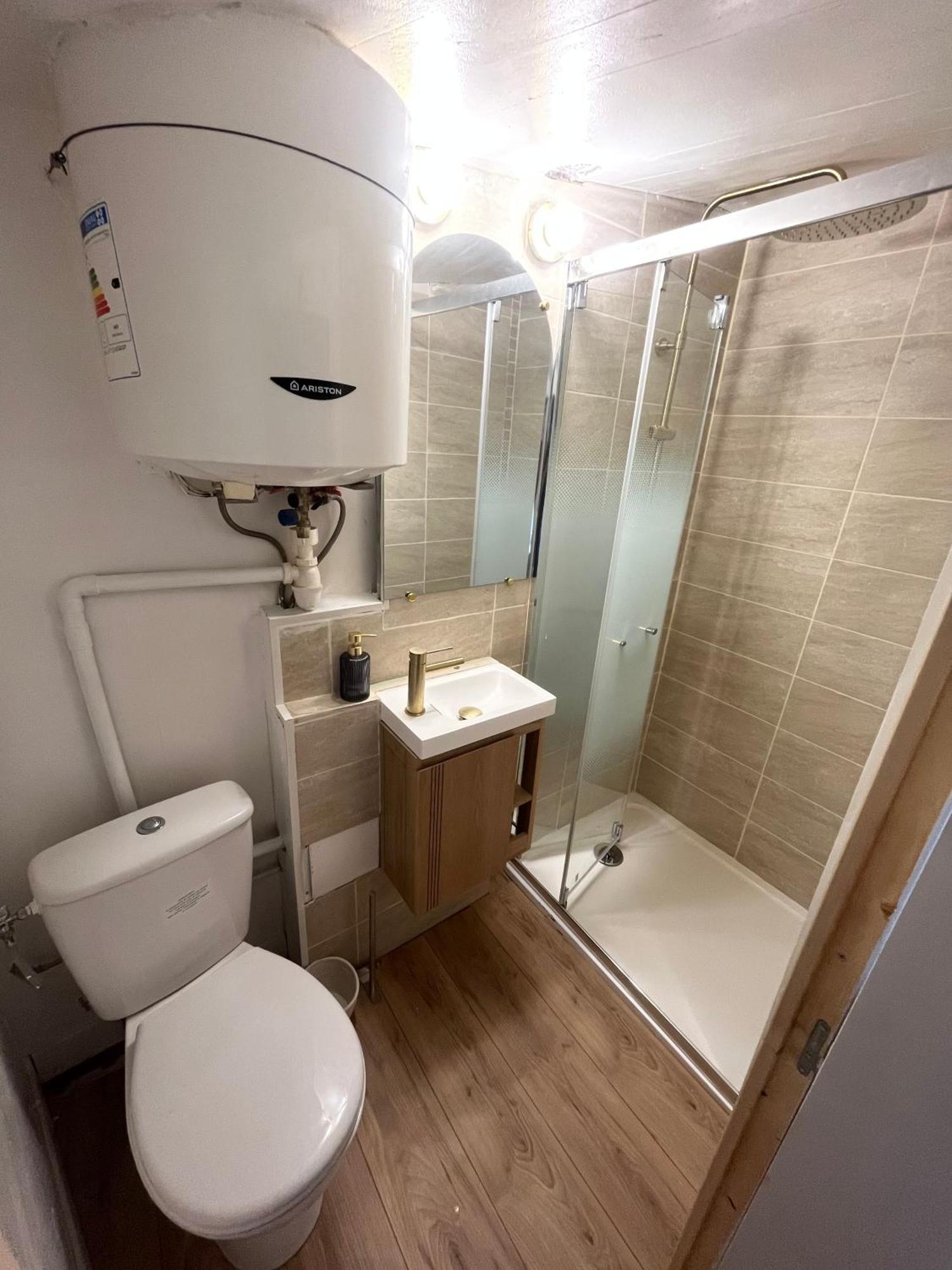Sous Les Toits Du Parvis Apartman Niort Kültér fotó